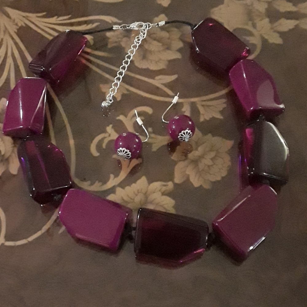 Necklace and Earring set